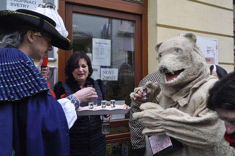 Masopustní průvod prošel centrem Přerova a na své cestě udělal několik zastávek.