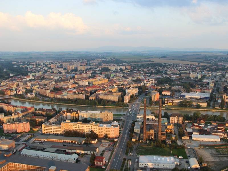 Pohled na Přerov z horkovzdušného balonu