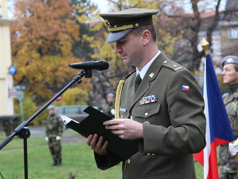 Den válečných veteránů si připomněli ve středu 11. listopadu, přesně v 11 hodin 11 minut v Přerově. Na náměstí Františka Rasche se konal pietní akt.