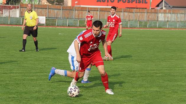 Fotbalisté Přerova (v bílém) porazili Valašské Meziříčí.