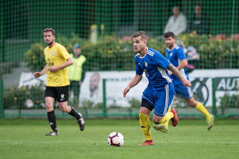 Fotbalisté Kozlovic (ve žlutém) proti Šumperku.