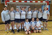 Dívky ze základní školy Za Mlýnem se zúčastnily finálového turnaje Školského poháru v házené v Mostě.
