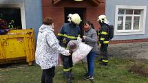 Požár ve výrobně hraček v Lipníku nad Bečvou, ke kterému došlo v pondělí 30. března