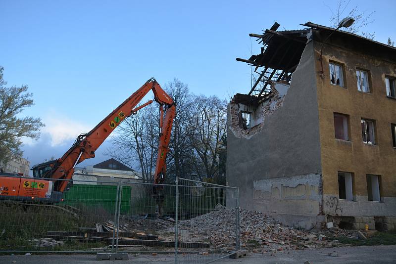 Demolice domů v romském ghettu ve Škodově ulici v Přerově