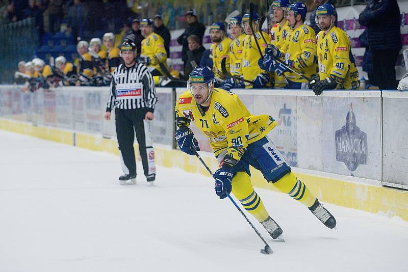 Hokejisté Přerova (ve žlutém) sestřelili Kadaň 8:2. Lubomír Malina. Foto: Deník/Jan Pořízek