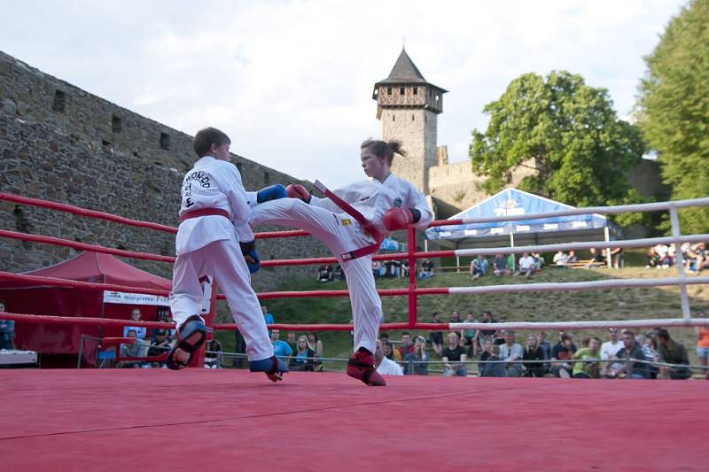 Exhibiční vystoupení sk taekwondo Lipník nad Bečvou z letošní akce "bojovníci za hradbami" na hradě Helfštýn.