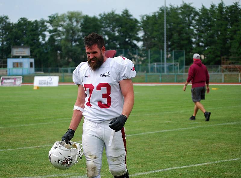 Přerovští Mamuti ve finále 2. ligy amerického fotbalu porazili Prague Black Panthers 35:0 a slavili titul.