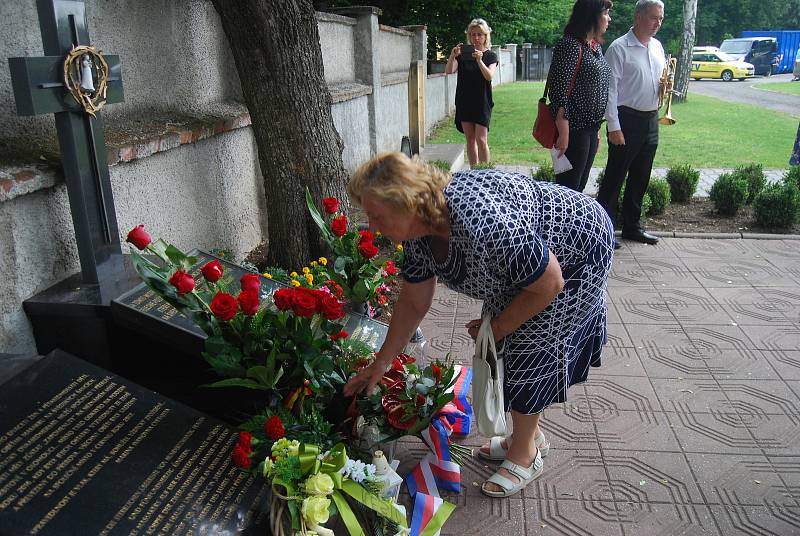 Uctění obětí hromadné popravy 267 karpatských Němců v Přerově