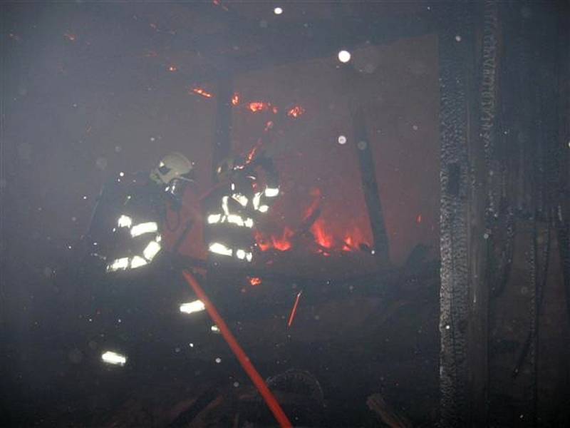 Požár stodoly v Jezernici