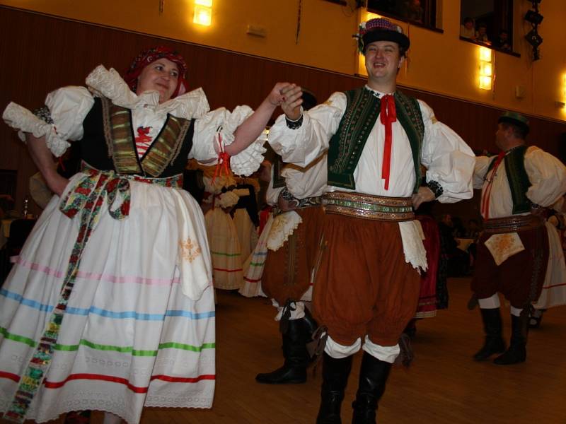 Tradiční Hanácké bál se v sobotu 7. února konal v Kojetíně. V programu vystoupily pozvané národopisné soubory a také domácí Hanácká beseda. 