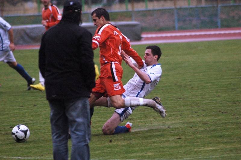 1.FC Viktorie Přerov (v bílém) vs. FK Mikulovice