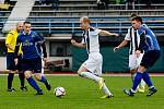 Fotbalisté Přerova (v modrém) v derby proti FC Želatovice (1:0).