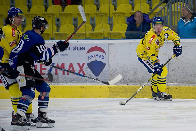 Hokejisté Přerova (ve žlutém) porazili Havířov 4:2