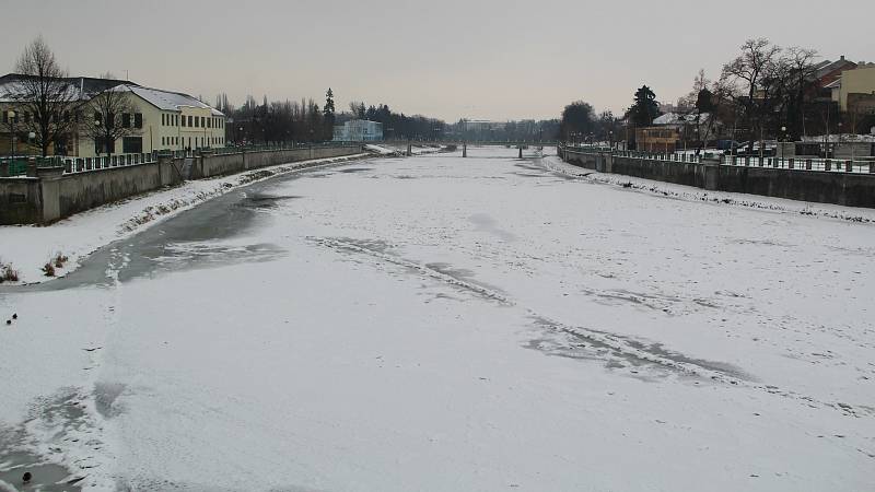 Řeka Bečva v Přerově 17. února 2021