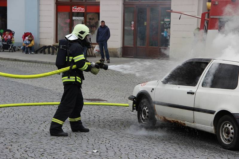 Akce Bezpečné město v Lipníku spolu s oceňováním policistů za věrnost a dobrou práci