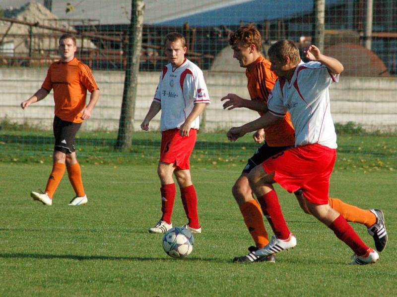 Želatovice (v červenobílé) proti Velkým Losinám