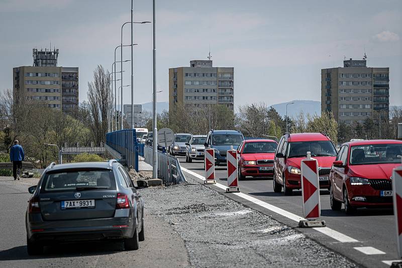 Novou estakádu v Přerově-Předmostí zprovoznili 4. května 2021. Dopravě ve městě to však neuleví, naplno se rozjela stavba kruhového objezdu u Lidlu.