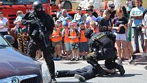 Řadu zajímavých ukázek zásahů policie, hasičů a armády mohli zhlédnout návštěvníci tradiční akce Občan a bezpečnost u budovy policie poblíž přerovského výstaviště. 24. června 2022