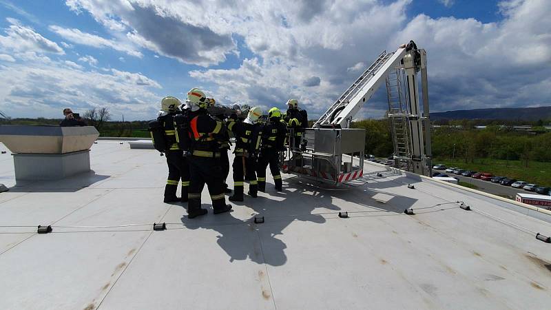 Cvičení hasičů v Lipníku nad Bečvou - 6. května 2021