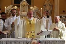 Slavnostní bohoslužba se uskutečnila v sobotu v kostele sv. Františka z Assisi v Beňově - rodišti arcibiskupa Antonína Cyrila Stojana. 