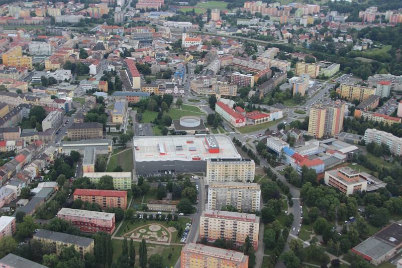 Program akce Den letiště Přerov, která se konala v sobotu u obce Bochoř, nabídl kromě ukázek vzdušné a pozemní techniky také možnost vyhlídkových letů. Ve vírníku, nebo-li rotorovém letadle, se proletěla redaktorka Přerovského a hranického deníku.