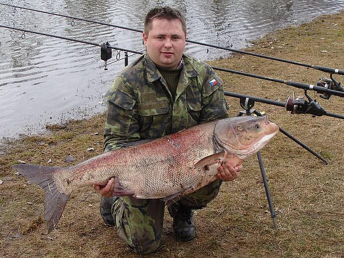 Petr Baraňák a jeho úlovek - 120 cm dlouhý tolstolobik 