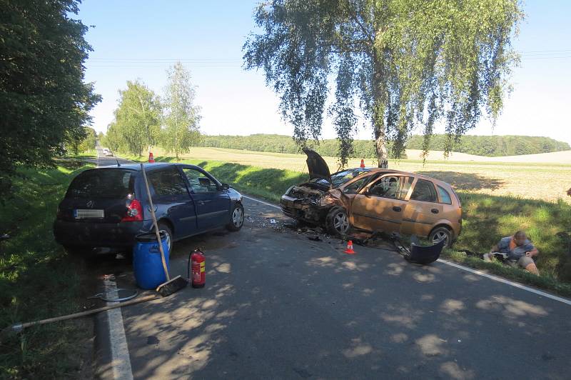 Vážná dopravní nehoda se stala v neděli na silnici mezi obcemi Vysoká a Hustopeče nad Bečvou