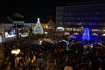 Rozsvícení vánočního stromku na Masarykově náměstí v Přerově v roce 2022.