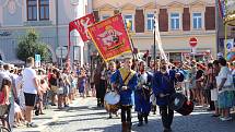 Centrem Přerova se vydal v neděli dopoledne historický průvod, který byl zlatým hřebem letošních Svatovavřineckých hodů. Připomněl den, kdy byl Přerov povýšen na královské město.