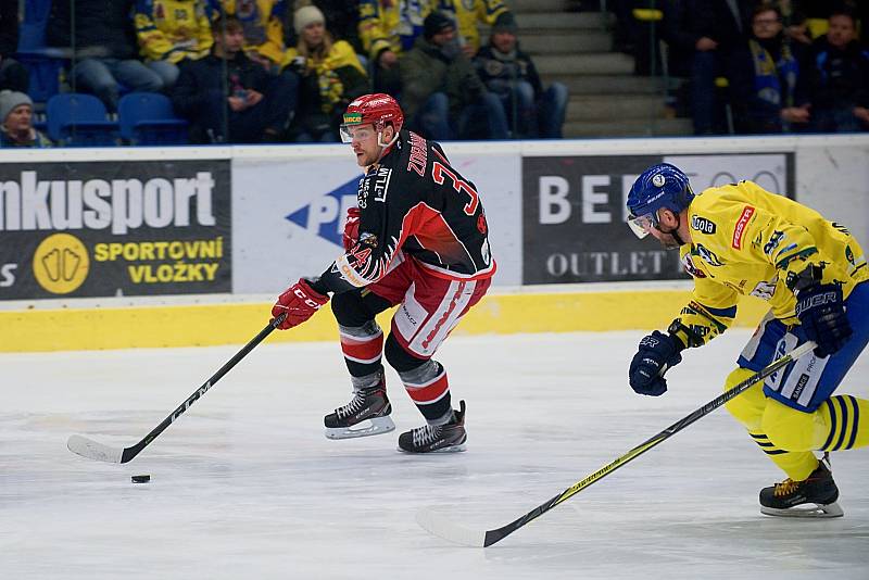 Hokejisté Přerova (ve žlutém) proti Prostějovu (4:2).