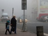 Přerovské ulice zahalila smogová mlha