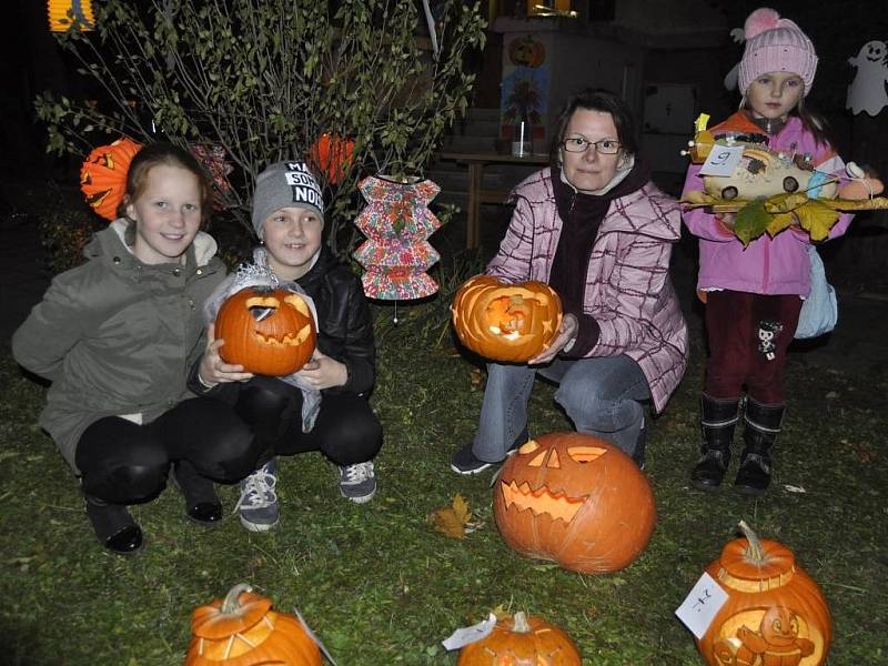 O nejkrásnější halloweenskou dýni soutěžily děti v pondělí 31. října ve venkovních prostorách Střediska volného času Atlas a Bios v Žižkově ulici v Přerově.  