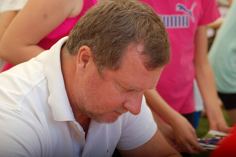 Bývalý reprezentační trenér Pavel Vrba zaštítil sportovní den v Pavlovicích u Přerova.
