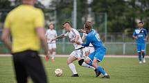 Fotbalisté Přerova (v modrém) v přátelském utkání s 1. HFK Olomouc