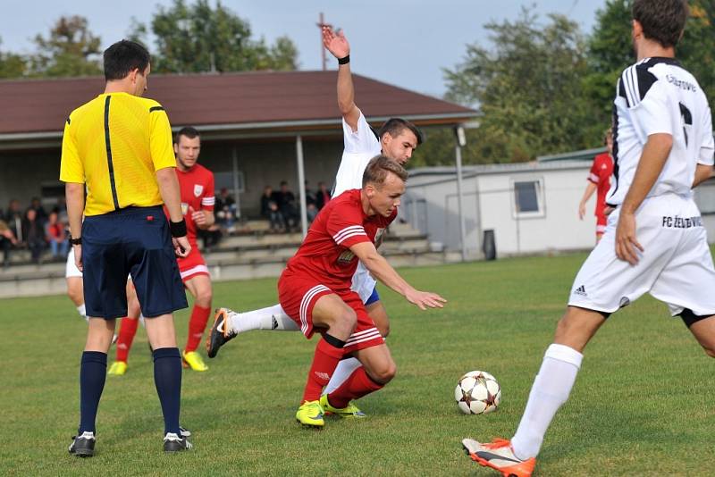 Fotbalisté Želatovic (v pruhovaném) proti Kralicím na Hané