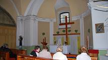 V pátek večer se otevřely návštěvníkům všechny kostely v Přerově, i ty, které nejsou jindy běžně přístupné. V Pravoslavném chrámu nejvíce zaujala výstava, věnovaná výročí atentátu na Heydricha.