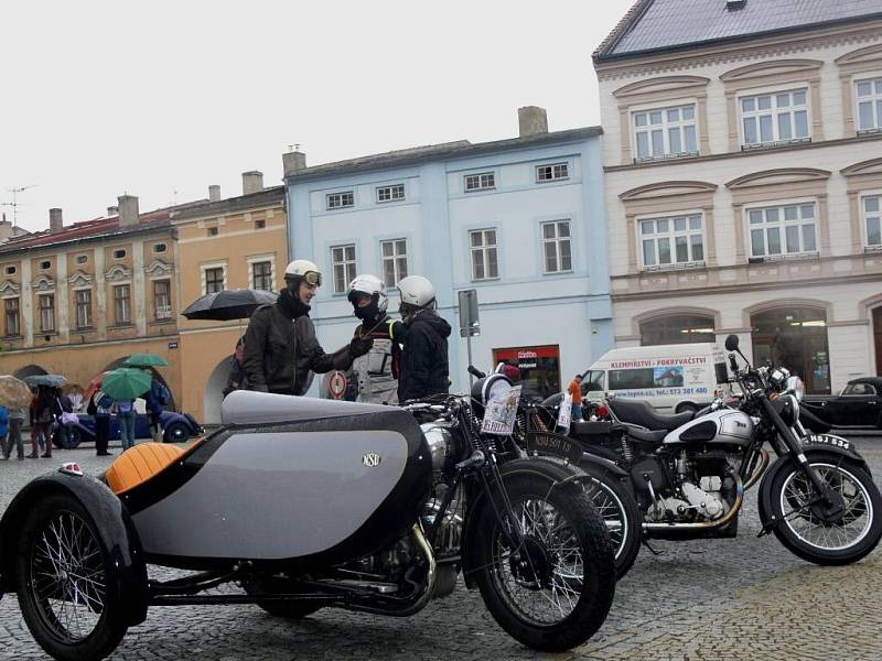 Start Helfštýnského okruhu na náměstí v Lipníku nad Bečvou