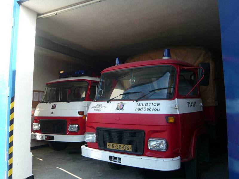 Vozy milotických hasičů