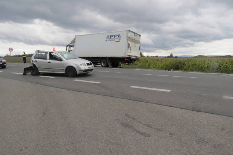 Při střetu aut na silnici u Žeravic, ke kterému došlo v pondělí odpoledne, se zranila spolucestující z jednoho z vozidel.