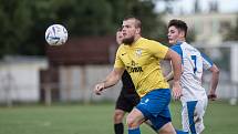 Městské derby mezi 1. FC Viktorie Přerov (v bílém) a FK Kozlovice (1:5). Petr Nekuda