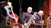 V pátečním programu Československého jazzového festivalu v Přerově vystoupily Sága rodu SHQ, Sarah McKenzie a Ron Carter Foursight.