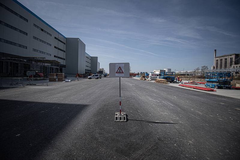 Stavba nové logistické centra společnosti Amazon, 14. dubna 2022 v Kojetíně.