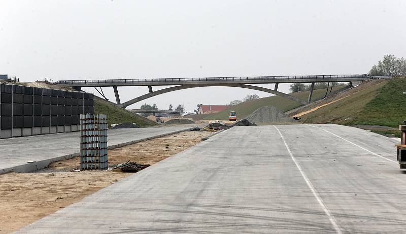 Stavba dálnice D1 v úseku Trnávka - Přerov. 16. dubna 2019