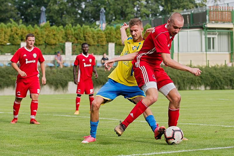 Fotbalisté Kozlovic (ve žlutém) proti FC Heřmanice Slezská