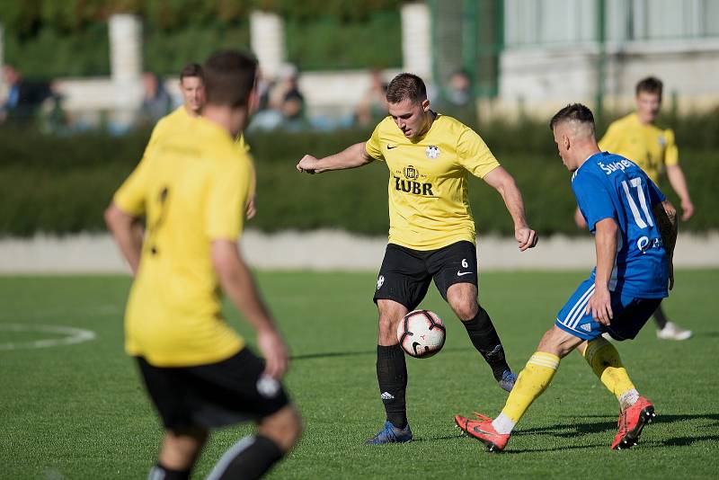 Fotbalisté Kozlovic (ve žlutém) proti Šumperku.