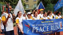 Sri Chinmoy Oneness-Home Peace Run na zastávce v Přerově