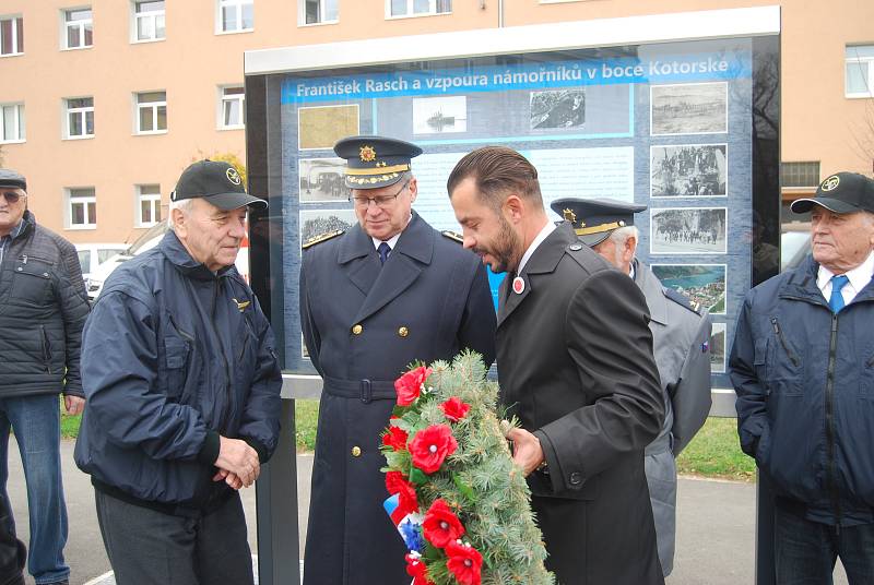 Den válečných veteránů si připomněli v neděli 11. listopadu na náměstí Františka Rasche v Přerově