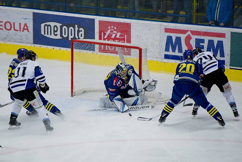 Hokejisté Přerova (v modrém) proti AZ Residomo Havířov (6:3)