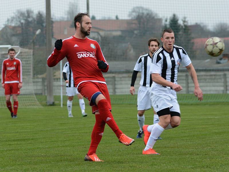 Fotbalisté Želatovic (v bílé) proti Ústí