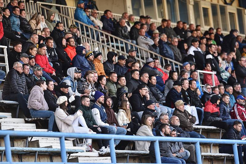 Divizní derby mezi fotbalisty Přerova (v bílém) a Kozlovicemi.